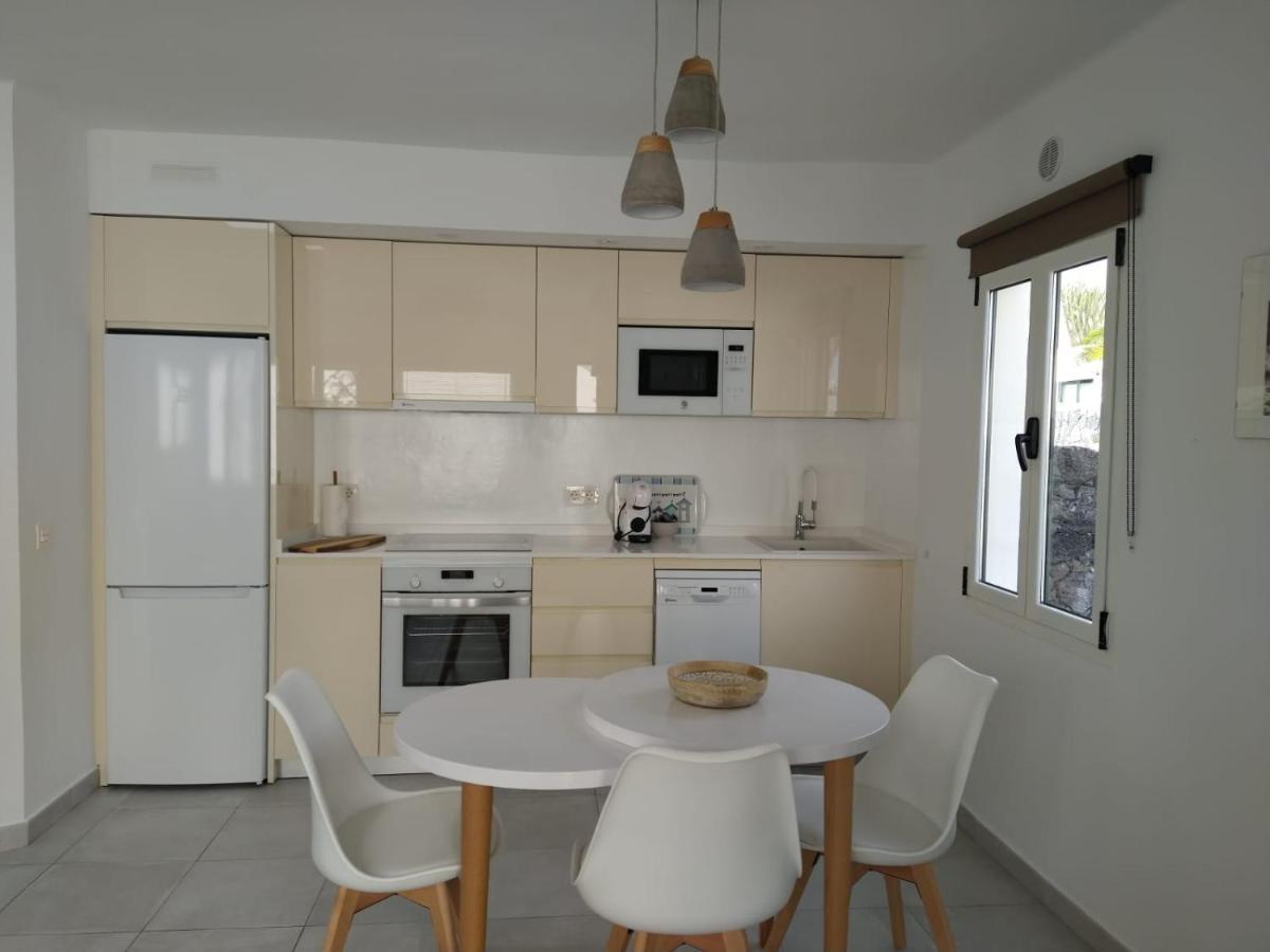Bungalow Paseo Del Mar- Playa Roca Residence Sea Front Access - Free Ac - Wifi Costa Teguise Exterior photo